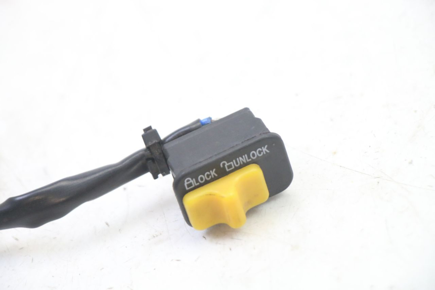 photo de COMMODO COUPE CONTACT SYM FIDDLE 3 III 125 (2014 - 2020) - Détail de la pièce