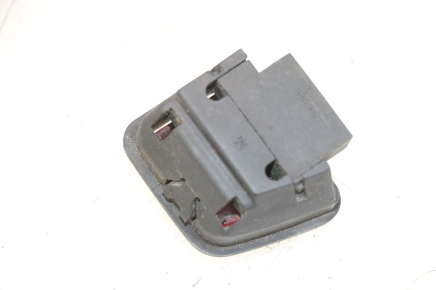 photo de COMMODO COUPE CONTACT PIAGGIO MP3 125 (2006 - 2014) - Détail de la pièce