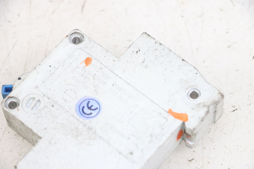 photo de COMMODO COUPE CONTACT EFUN PUSA 1 - Gros plan technique