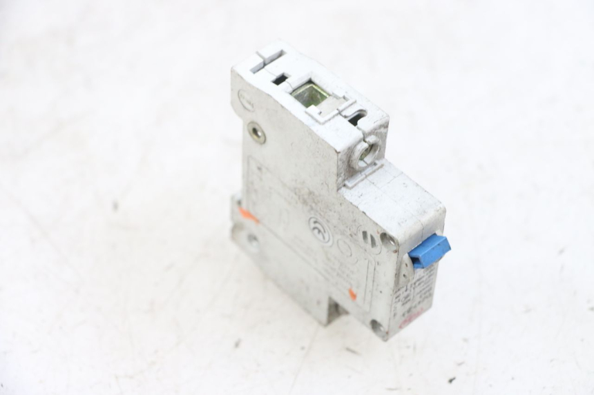 photo de COMMODO COUPE CONTACT EFUN PUSA 1 - Vue d’ensemble