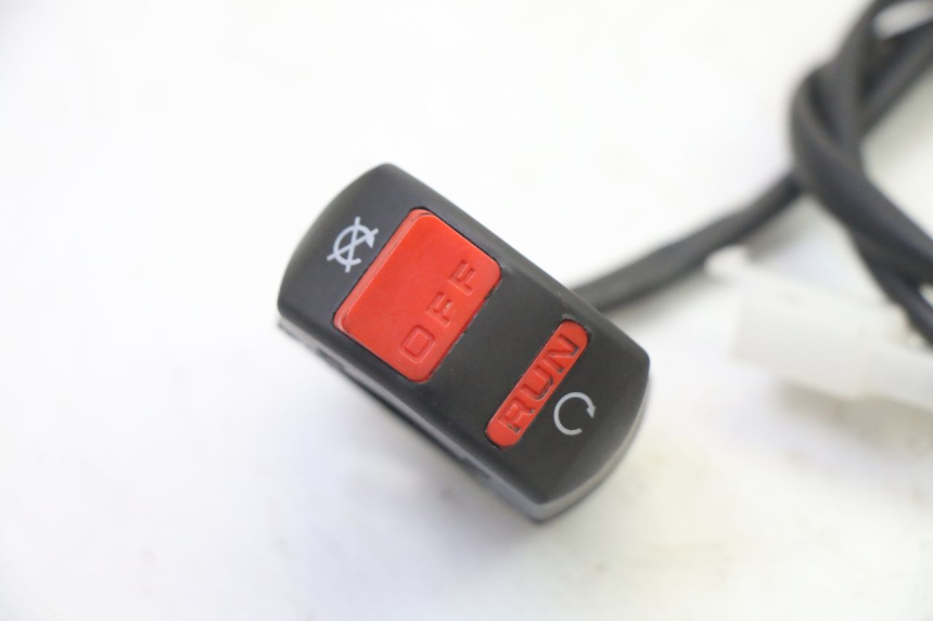 photo de COMMODO COUPE CONTACT APOLLO RFZ 125 - Zoom état d’usage