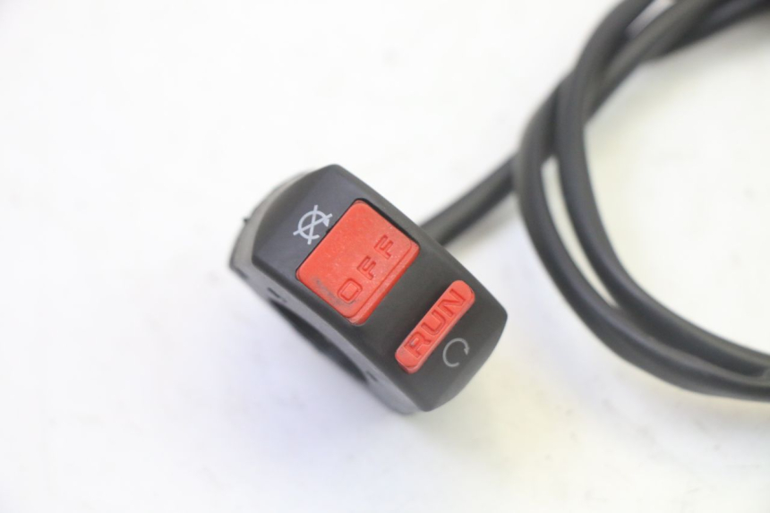 photo de COMMODO COUPE CONTACT APOLLO RFZ 125 - Zoom état d’usage