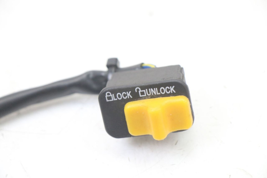 photo de COMMODO COUPE CONTACT SYM ORBIT III 3 4T 50 (2018 - 2021) - Détail de la pièce