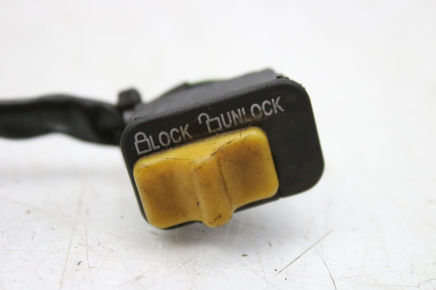 photo de COMMODO COUPE CONTACT PEUGEOT TWEET 125 (2010 - 2017) - Détail de la pièce