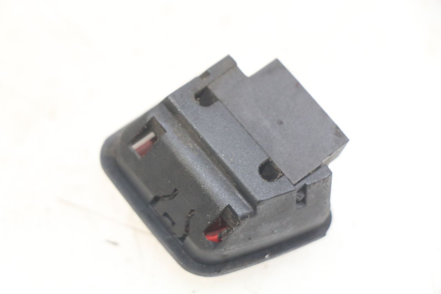 photo de COMMODO COUPE CONTACT PIAGGIO X8 125 (2004 - 2007) - Détail de la pièce