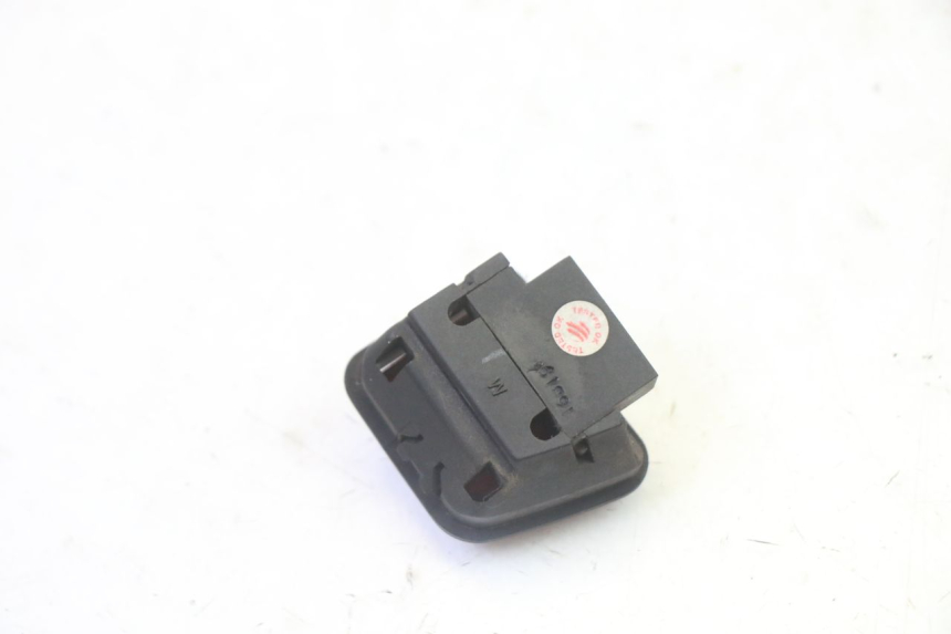 photo de COMMODO COUPE CONTACT PIAGGIO XEVO - X EVO 125 (2007 - 2017) - Autre angle de vue