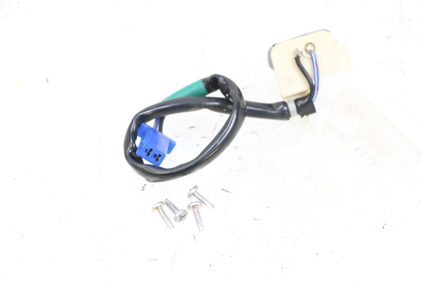 photo de COMMODO DEMARREUR MBK FLAME X 125 (2007 - 2016) - Zoom état d’usage