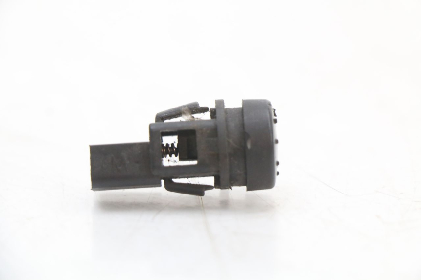 photo de COMMODO DEMARREUR PIAGGIO FLY 4T 50 (2004 - 2010) - Zoom état d’usage