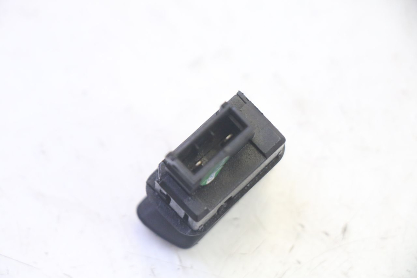 photo de COMMODO DEMARREUR PIAGGIO MP3 RL 250 (2006 - 2010) - Autre angle de vue