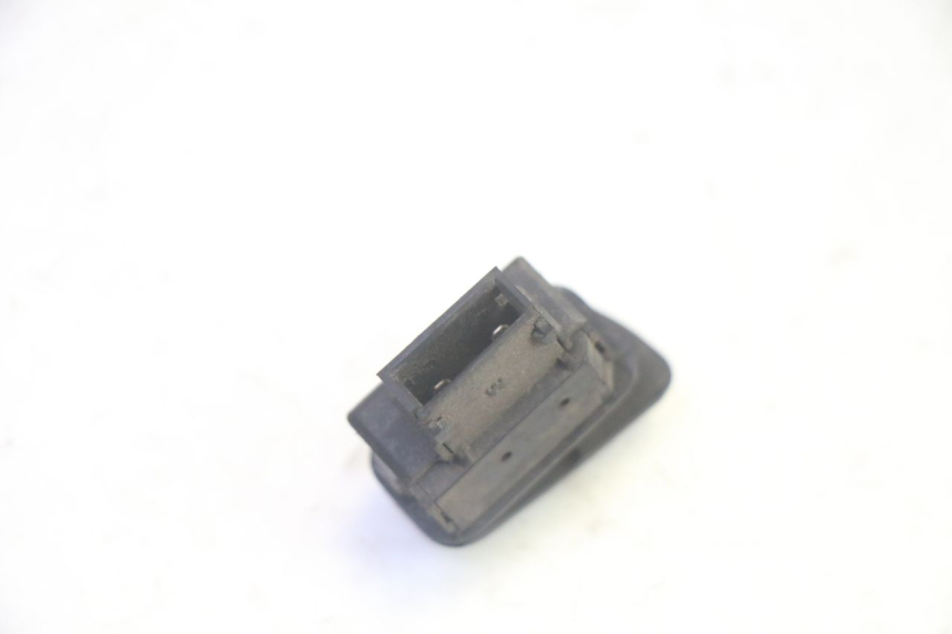 photo de COMMODO DEMARREUR PIAGGIO MP3 125 (2006 - 2014) - Autre angle de vue