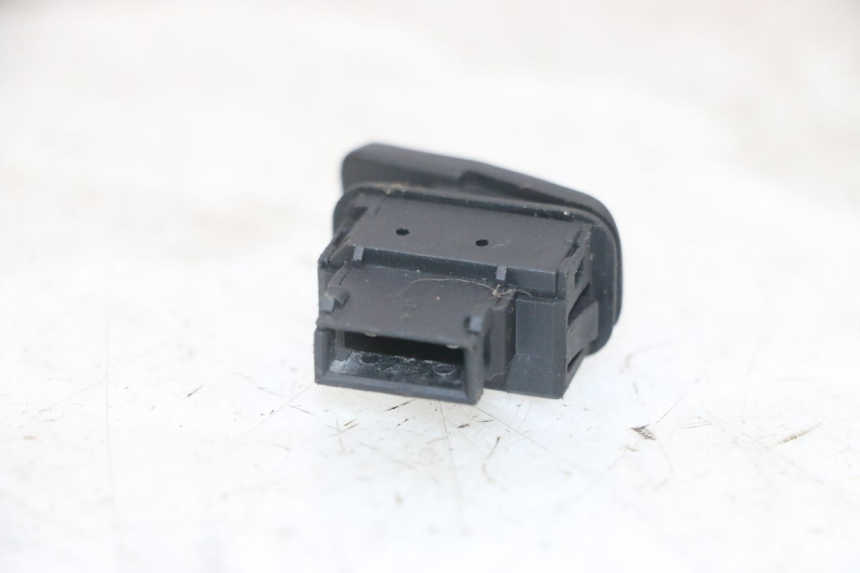 photo de COMMODO DEMARREUR PIAGGIO NEW TYPHOON 50 (2018 - 2021) - Zoom état d’usage