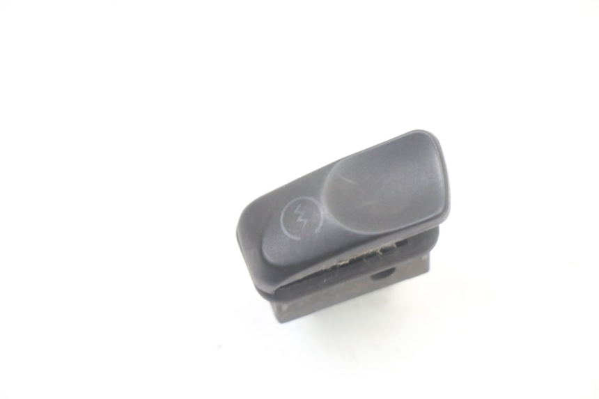 photo de COMMODO DEMARREUR PIAGGIO VESPA LX IE 125 (2010 - 2012) - Détail de la pièce