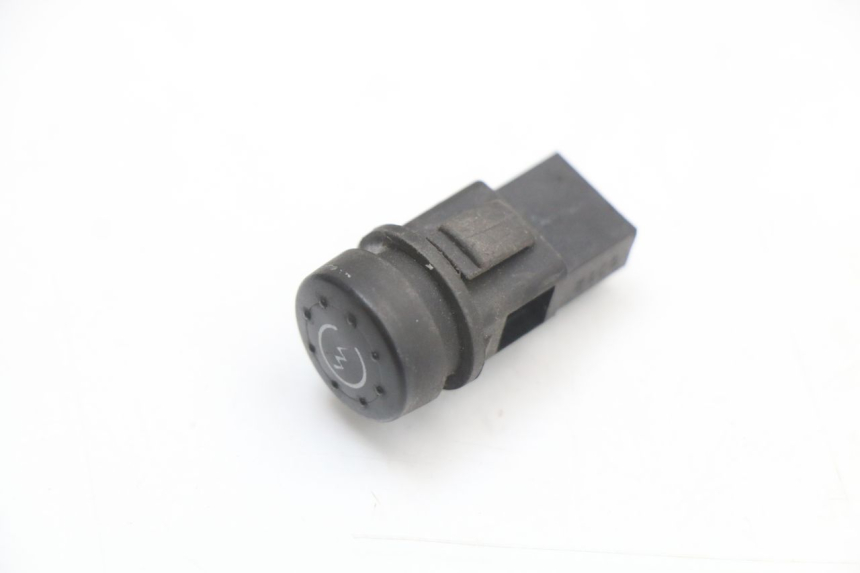 photo de COMMODO DEMARREUR GILERA RUNNER SP 50 (2009 - 2017) - Détail de la pièce