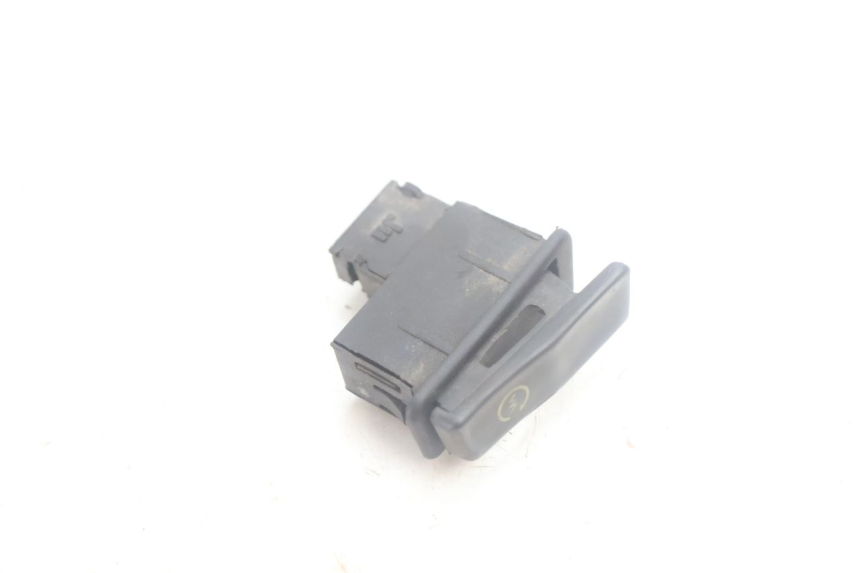 photo de COMMODO DEMARREUR HONDA SCV LEAD 100 (2003 - 2007) - Détail de la pièce