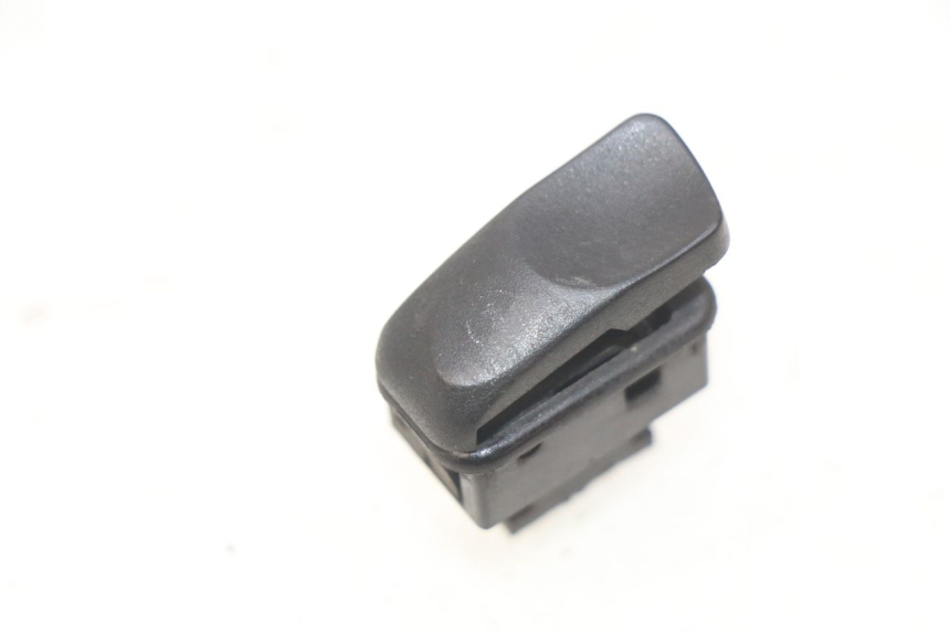 photo de COMMODO DEMARREUR PIAGGIO VESPA LX 125 (2005 - 2010) - Vue principale