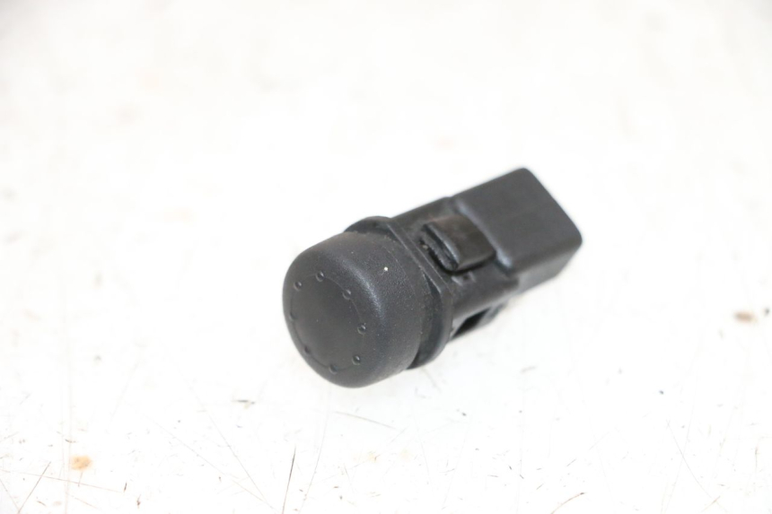 photo de COMMODO DEMARREUR PIAGGIO X8 125 (2004 - 2007) - Zoom état d’usage