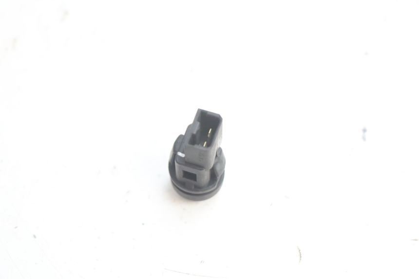 photo de COMMODO DEMARREUR PIAGGIO X9 EVOLUTION 125 (2003 - 2007) - Autre angle de vue