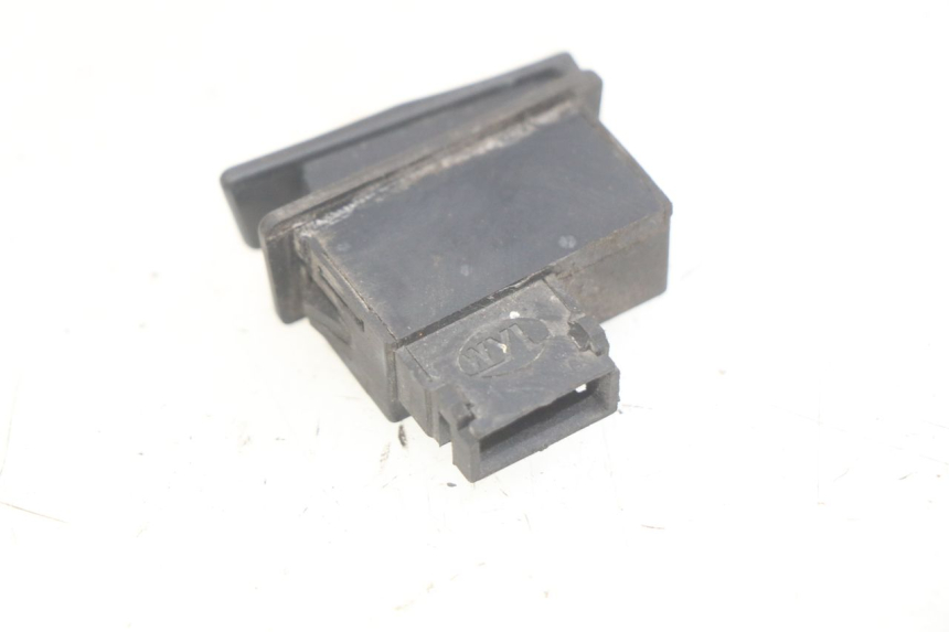 photo de COMMODO DEMARREUR YIYING YY125T 125 (2006 - 2014) - Zoom état d’usage