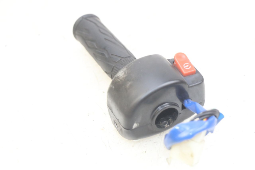 photo de COMMODO DROIT KYMCO AGILITY 16+ 4T 50 (2018 - 2023) - Zoom état d’usage