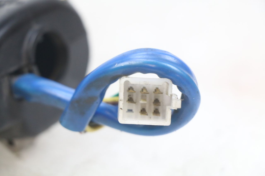 photo de COMMODO DROIT KYMCO AGILITY 4T 50 (2005 - 2018) - Gros plan technique