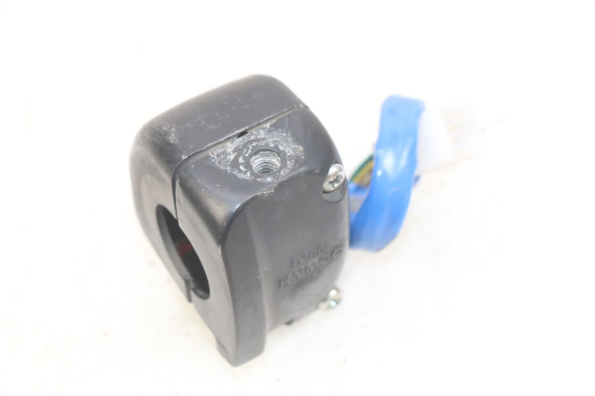 photo de COMMODO DROIT KYMCO AGILITY 4T 50 (2005 - 2018) - Gros plan technique