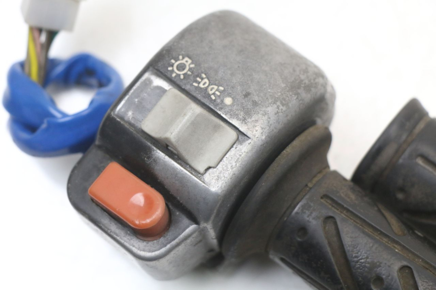 photo de COMMODO DROIT KYMCO AGILITY 4T 50 (2005 - 2018) - Détail de la pièce