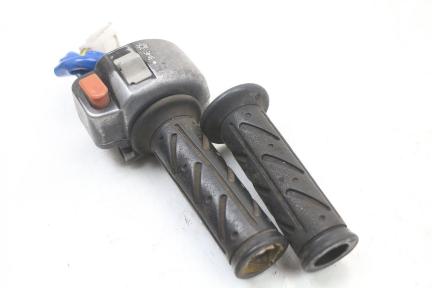 photo de COMMODO DROIT KYMCO AGILITY 4T 50 (2005 - 2018) - Autre angle de vue