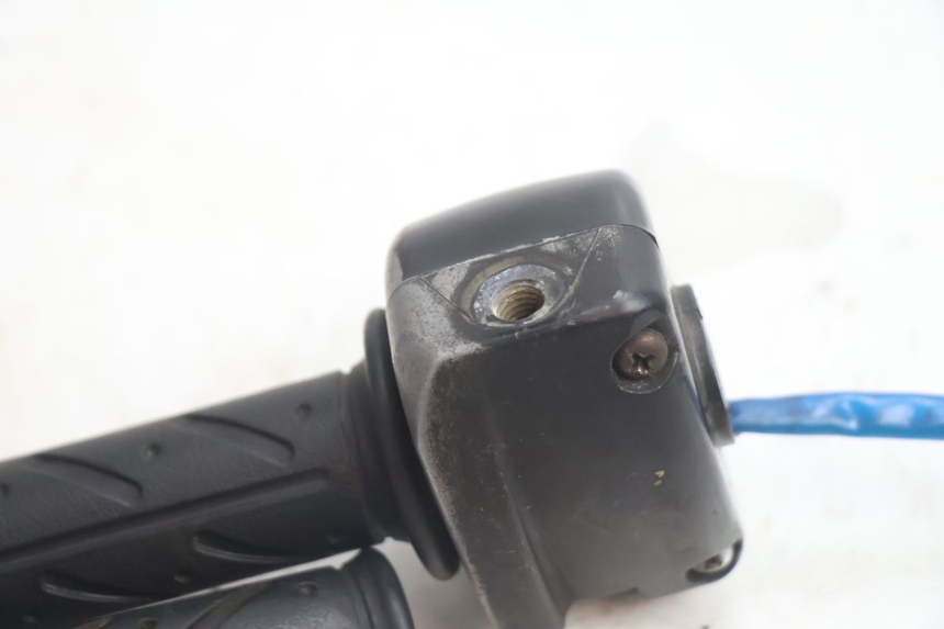 photo de COMMODO DROIT KYMCO AGILITY 4T 50 (2018 - 2022) - Points de fixation