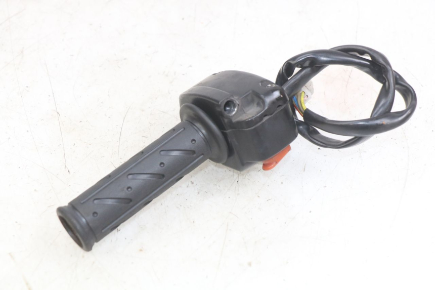 photo de COMMODO DROIT KYMCO AGILITY NAKED RENOUVO 2T 50 (2011 - 2018) - Zoom état d’usage