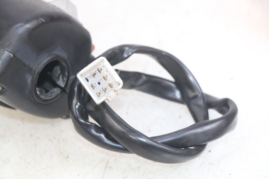 photo de COMMODO DROIT KYMCO AGILITY NAKED RENOUVO 2T 50 (2011 - 2018) - Vue d’ensemble