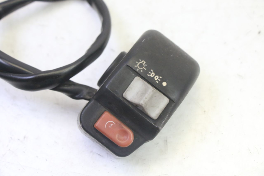 photo de COMMODO DROIT KYMCO AGILITY NAKED RENOUVO 2T 50 (2011 - 2018) - Détail de la pièce