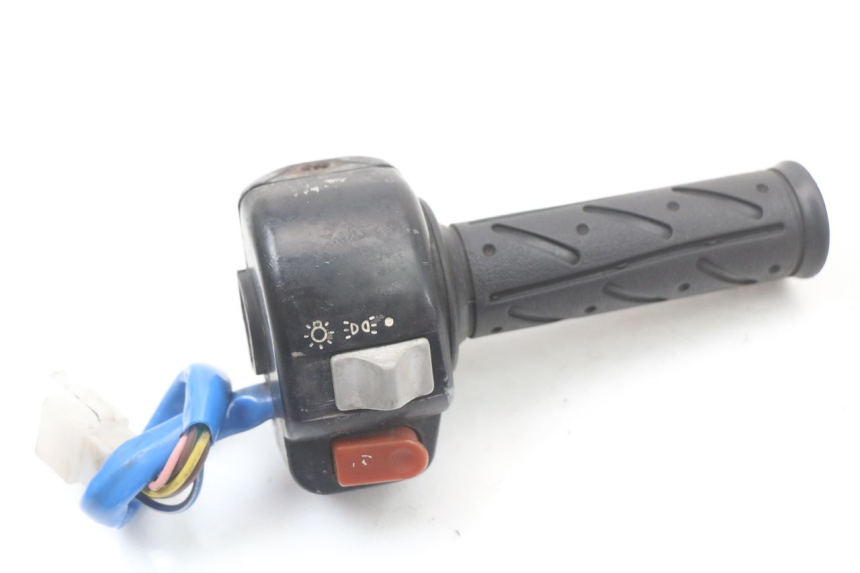 photo de COMMODO DROIT KYMCO AGILITY PREMIUM 50 (2007 - 2010) - Vue principale