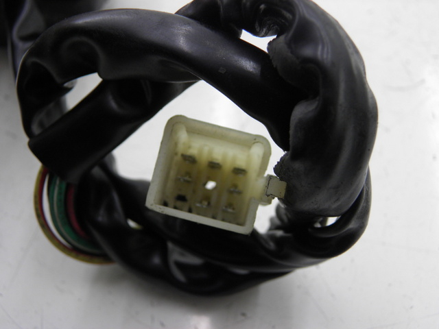 photo de COMMODO DROIT BENZHOU YY50QT31 VINTAGE 50 (2009 - 2012) - Points de fixation