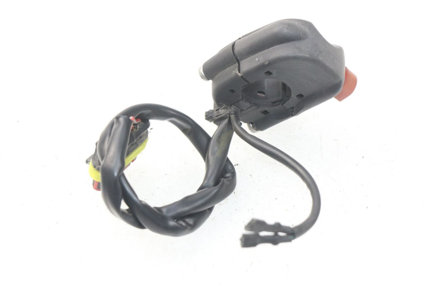 photo de COMMODO DROIT MV AGUSTA BRUTALE R WALLY 910 (2008 - 2008) - Autre angle de vue