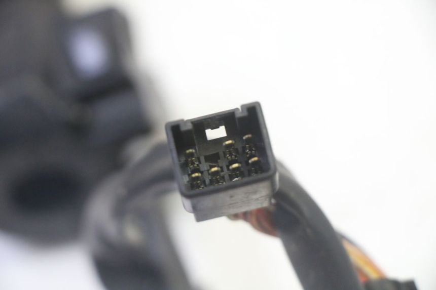 photo de COMMODO DROIT SUZUKI BURGMAN 125 (2007 - 2014) - État de surface