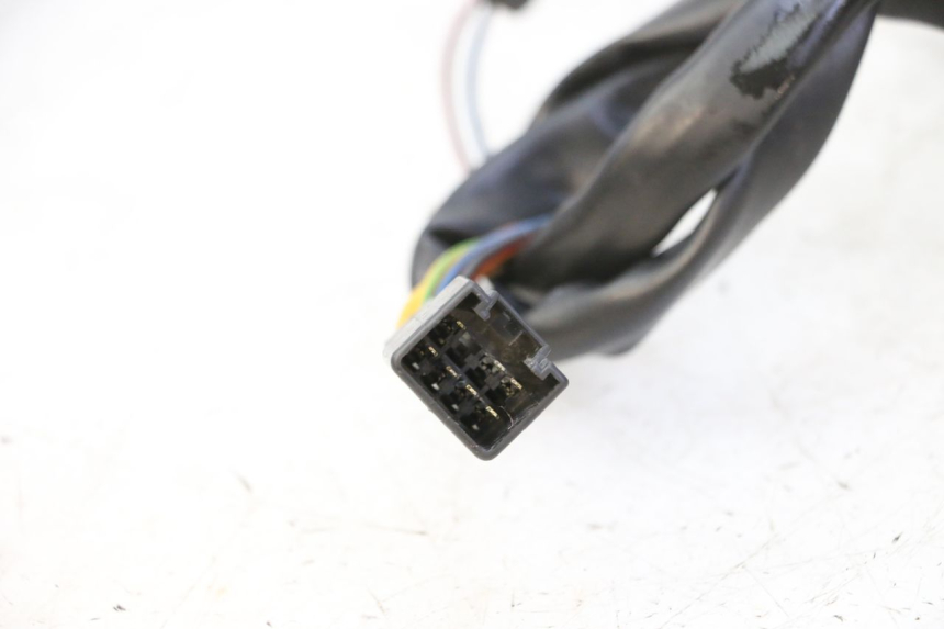 photo de COMMODO DROIT SUZUKI BURGMAN 125 (2007 - 2014) - Autre angle de vue