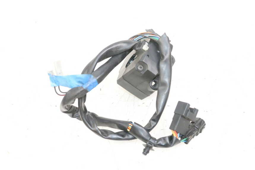 photo de COMMODO DROIT SUZUKI BURGMAN 650 (2013 - 2020) - Gros plan technique