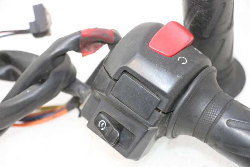 photo de COMMODO DROIT SUZUKI BURGMAN 125 (2007 - 2014) - Vue produit