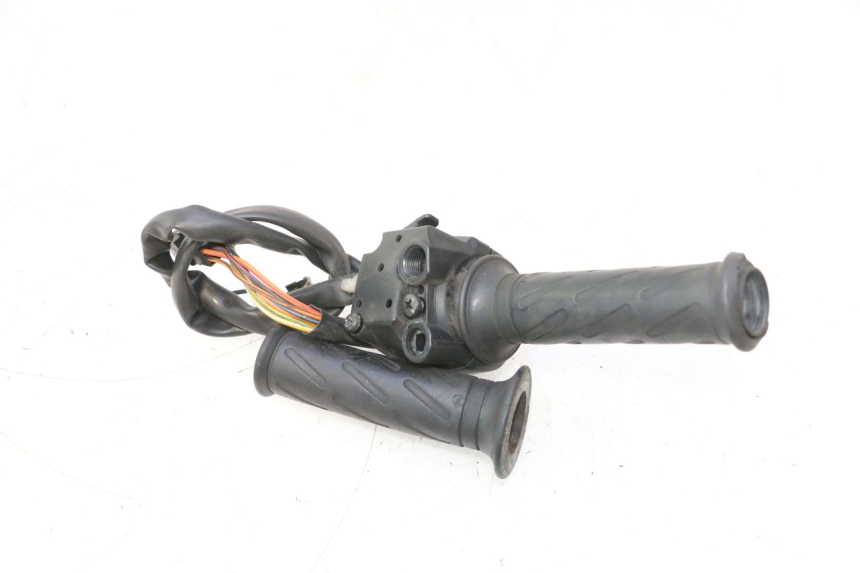 photo de COMMODO DROIT SUZUKI BURGMAN 125 (2007 - 2014) - Zoom état d’usage