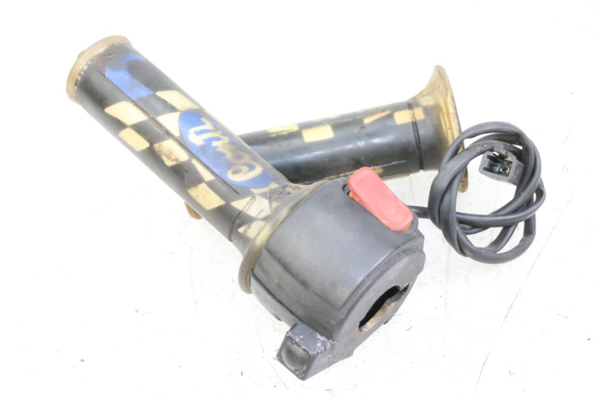 photo de COMMODO DROIT YAMAHA BW'S 50 (2004 - 2017) - Détail de la pièce