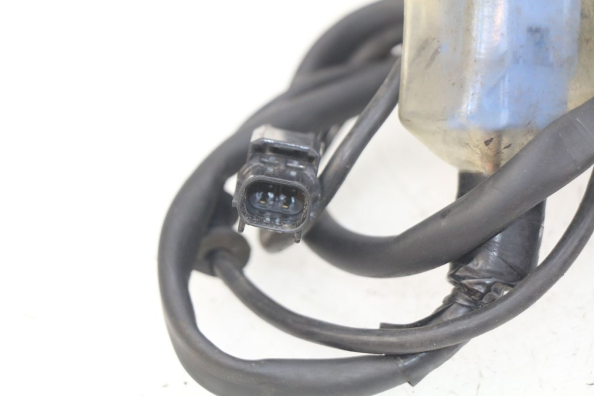 photo de COMMODO DROIT HONDA CB R 1000 (2018 - 2023) - Gros plan technique