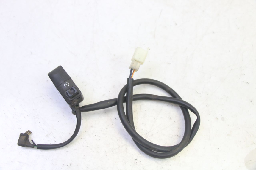 photo de COMMODO DROIT HONDA CBF 125 (2009 - 2015) - Vue principale