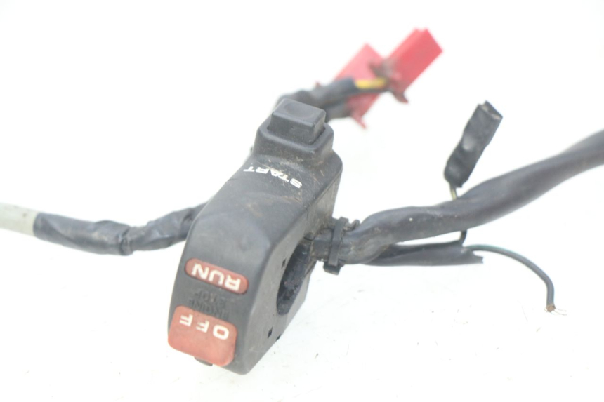 photo de COMMODO DROIT HONDA CBR RR FIREBLADE 900 (1992 - 1994) - État de surface