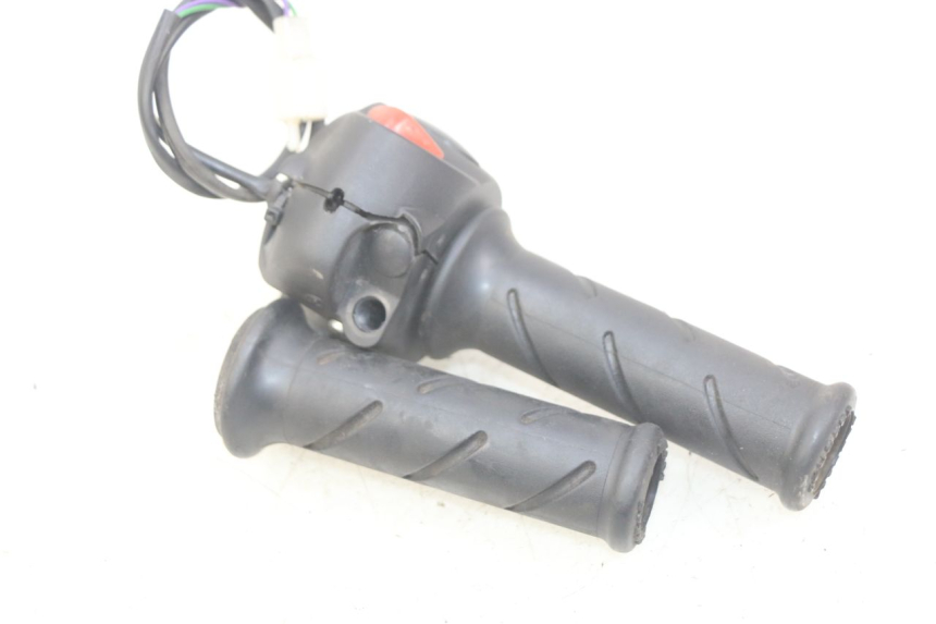 photo de COMMODO DROIT PEUGEOT CITYSTAR 2T 50 (2018 - 2021) - Zoom état d’usage