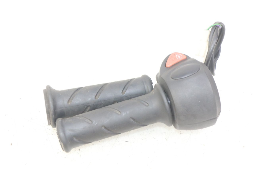 photo de COMMODO DROIT PEUGEOT CITYSTAR 2T 50 (2018 - 2021) - Vue d’ensemble