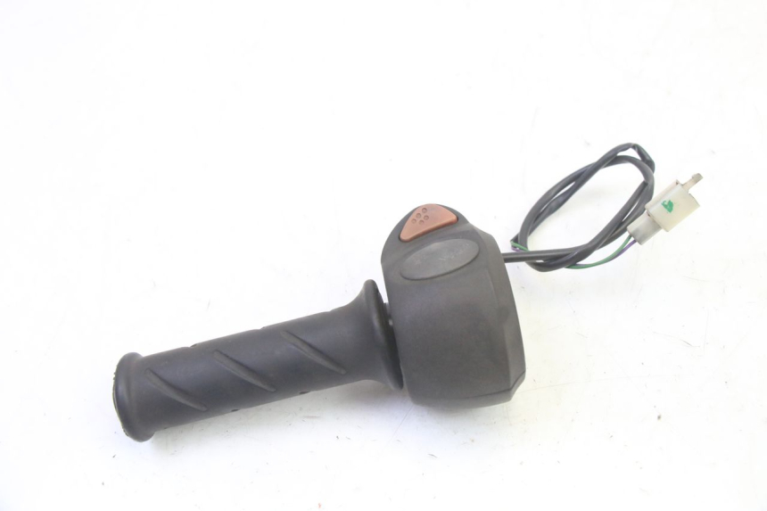 photo de COMMODO DROIT PEUGEOT CITYSTAR 50 (2013 - 2017) - Zoom état d’usage