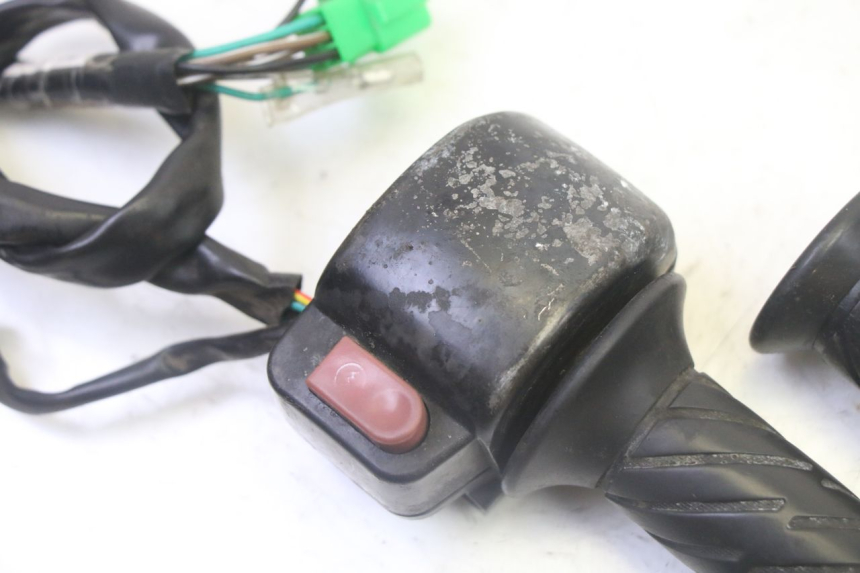 photo de COMMODO DROIT SYM CROX 4T 50 (2016 - 2023) - Détail de la pièce