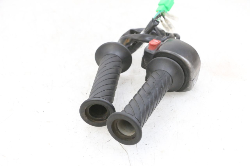 photo de COMMODO DROIT SYM CROX 4T 50 (2016 - 2023) - Gros plan technique