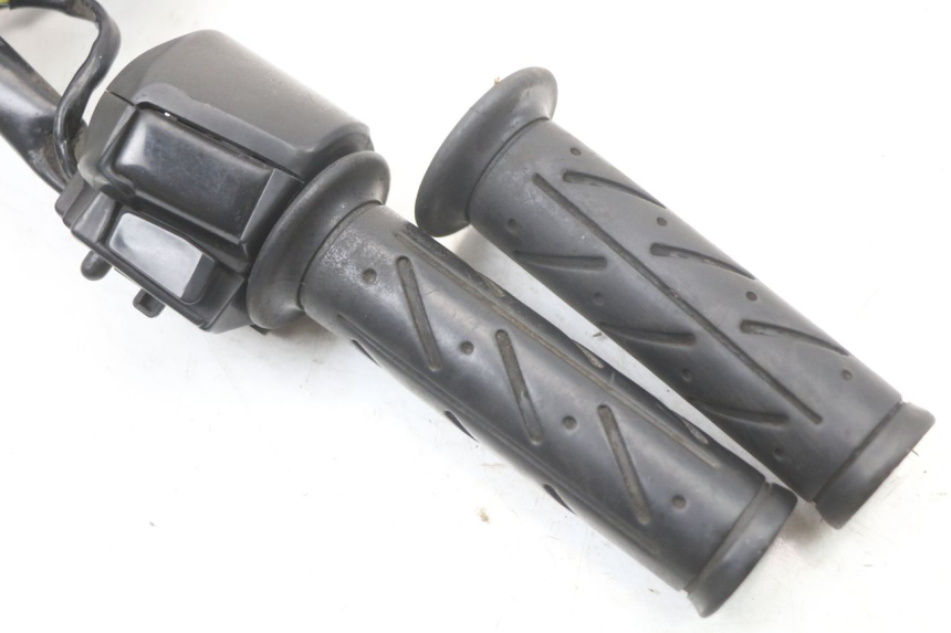 photo de COMMODO DROIT KYMCO DINK 4T 50 (2007 - 2018) - Zoom état d’usage