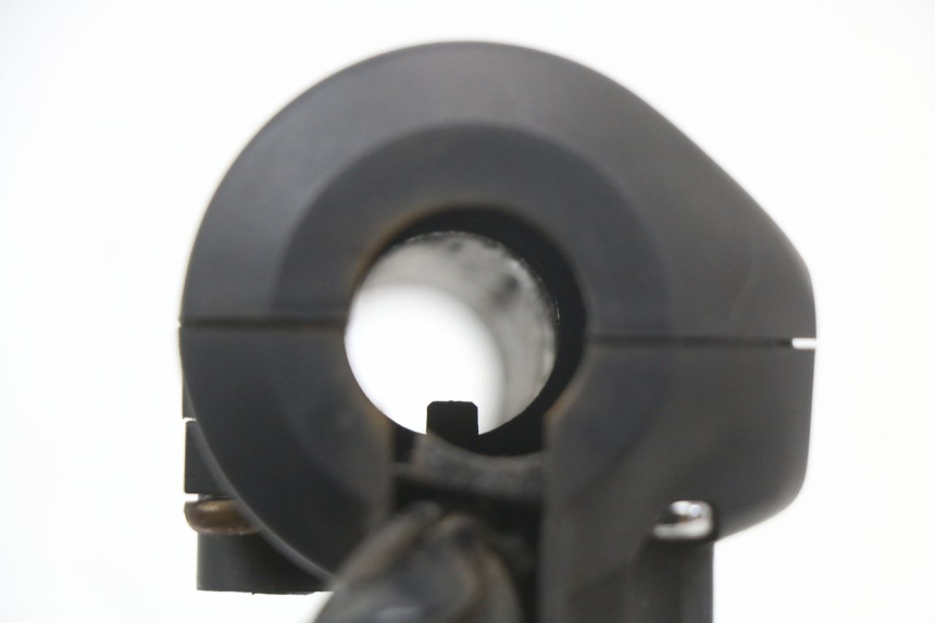 photo de COMMODO DROIT KYMCO DINK 4T 50 (2007 - 2018) - Points de fixation